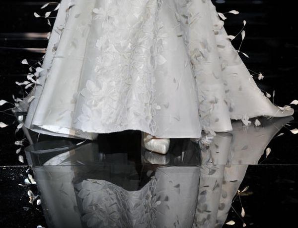 Показ свадебных платьев на неделе моды в Барселоне. Фото: LLUIS GENE/AFP/Getty Images 