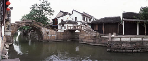Селище на воді Чжоучжуан - «Китайська Венеція». Фото з chinataiwan.org 