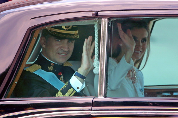 Король Іспанії Феліпе VI та його дружина королева Летиція. Фото: Christopher Furlong/Getty Images 
