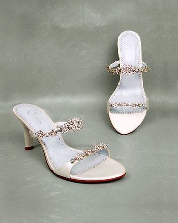Свадебная обувь: нежные идеи для особенного дня. Фото с epochtimes.com 