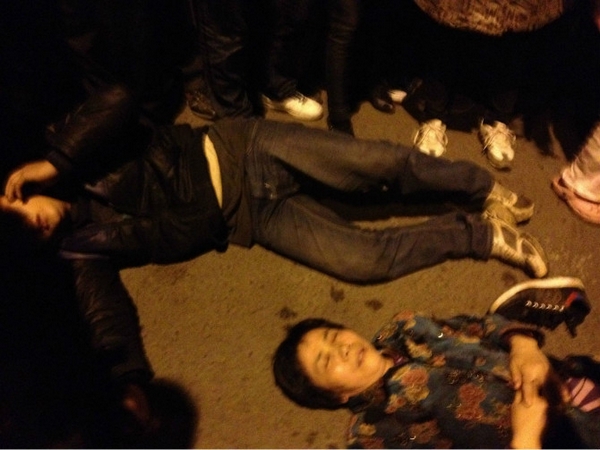 10 апреля многотысячные протесты вспыхнули в городе Чунцин. Фото с epochtimes.com 