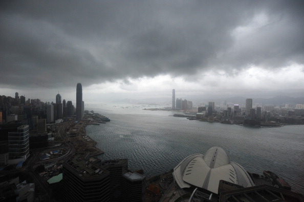 До Гонконгу насувається тайфун Нісат. 21 вересня 2011 р. Фото: Ed Jones/Getty Images 