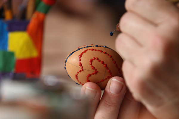 Великдень. Традиції прикрашання яєць. Фото: Andreas Rentz/Getty Images 