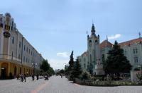 Одна з визначних пам'яток Мукачева ― міська ратуша. Фото: Водник/Ru.wikipedia.org