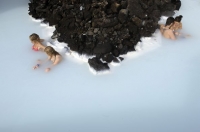 Отдых в горячих источниках Исландии - Голубая Лагуна. Фото: AFP