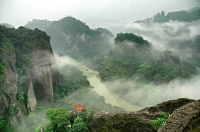 Живописные горные пейзажи округа Дацзу. Фото: worldtouristplace.com/the-dazu-rock-carvings-china