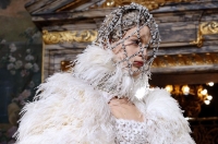 Нова колекція осінь-зима 2013/14 від Alexander McQueen. Фото: FRANCOIS GUILLOT/AFP/Getty Images