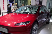 Tesla вводить додаткові знижки у Китаї (ВІДЕО)