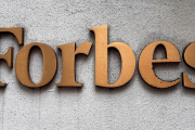 Журналист Forbes Russia задержан по подозрению в распространении "фейковых новостей" об армии