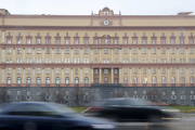 У Росії введено заборону на виїзд для чиновників, які можуть видати "державну таємницю"