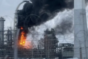 Нафтопереробний завод у російському Башкортостані зупинив роботу після атаки безпілотника 9 травня