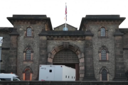 Борясь с перегруженностью тюрем, в Великобритании планируют освободить часть заключенных