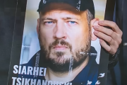 Після переговорів з Келлогом Лукашенко звільнив Тихановського та ще 13 політв'язнів