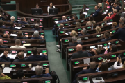 После поражения на президентских выборах в Польше правительство Туска получило вотум доверия