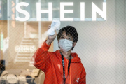 Американські фешн-блогери підіграли пропаганді китайської фабрики моди Shein (ВІДЕО)