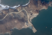 КНДР расширяет ракетный полигон, построив морской пирс, сообщает ICEYE