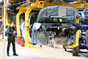 Ford знову наймає 300 досвідчених інженерів після провалу експерименту з ШІ
