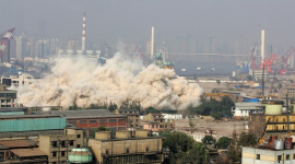 Почему в Китае так часто взрывают дома