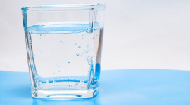 Дорослі, які випивають достатню кількість води, мають здоровіший вигляд і живуть довше