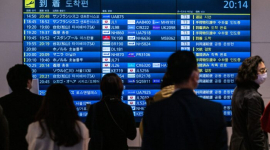 Японская общественность осуждает действия Китая по возобновлению выездного туризма на фоне крупной вспышки COVID