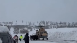 Близько 1000 туристів опинилися в пастці в китайському Сіньцзяні після сходження лавин (ВІДЕО)