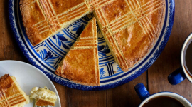 Попробуйте уникальный десерт из Страны Басков, который сочетает в себе ромовый крем и начинку с пряностями