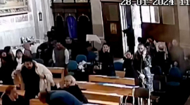 Боевики в масках убили одного человека в католической церкви Стамбула