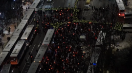 Протестующие взяли штурмом суд Южной Кореи, где принималось решение об аресте президента Юна
