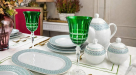 Келихи з кольорового скла: як обрати для дому, свят і подарунків