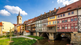 Чотири рідкісні житлові мости Європи, де життя вирує над водою (ФОТО)