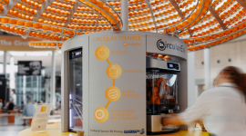 Соковый автомат печатает стаканчики из апельсиновой кожуры — круговая экономика в действии