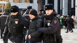 Журналистов ненадолго задержали в Москве на акции протеста солдатских жен