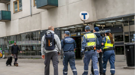 Швеция заставит искателей убежища жить в центрах, еще больше усилив правила