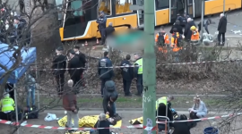 У центрі Мілана зійшов з рейок трамвай, в результаті чого дві людини загинули, 40 отримали травми (ВІДЕО)