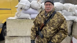 Уважение! Бывший вице-президент украинской Федерации регби с оружием в руках в возрасте 83 лет