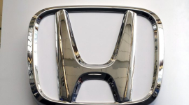 Honda відкликає понад 330 000 автомобілів через проблеми з дзеркалами (ВІДЕО)