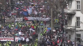Понад 100 000 людей вийшли на антиурядовий мітинг у Белграді (ВІДЕО)