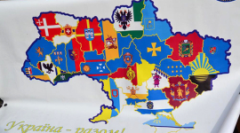 Самую большую вышитую карту Украины показали в Киеве