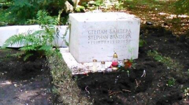 В Мюнхене на могиле Степана Бандеры повалили крест