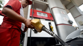 Впали продажі бензину — українці почали менше їздити