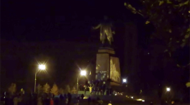 В центре Харькова разрисовали постамент памятника Ленину