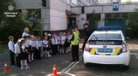 Патрульні поліцейські почали викладати в школах України