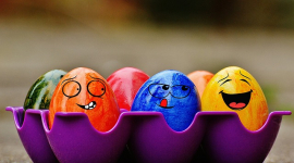 Яркие краски символа Пасхи: как покрасить яйца натуральными красителями