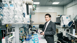 Казахстанський вчений створив безпечні і дешеві літій-сірчані батареї