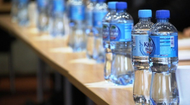 93% питної води у пляшках містять частинки мікропластику — дослідження