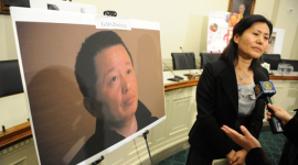 Жена пропавшего китайского адвоката по правам человека обращается к законодателям США за помощью