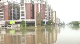 Китай: 1700 человек эвакуировали из-за рекордного количества осадков