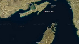 Китайський танкер, який підпадає під санкції, розвернули назад в Ормузькій протоці (ВІДЕО)