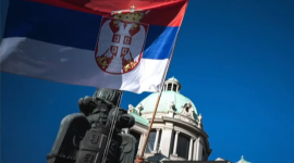 Сербия репрессирует религиозную группу из-за визита Си