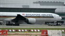 Один человек погиб и 30 получили ранения в результате «сильной турбулентности» на рейсе Сингапурских авиалиний из Лондона
